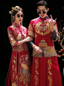 Geleneksel Gelin Nakış Cheongsam Phoenix Giyim Qipao Nakış Kırmızı Saten Üstleri Kadın Altın Brokar Elbisesi